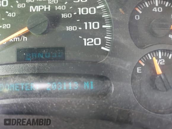 ✅ 2005 Chevrolet Suburban LT • VIN: 3GNEC16ZX5G269433 • Lot: 42991058. Listed on IAAI with 203,110 mi. Free auction sales archive from the USA and detailed vehicle history report at DreamBid. Image 7.