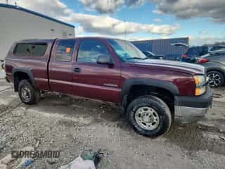 2003 Chevrolet Silverado 2500HD LT z VIN 1GCHK29U83E145731, wystawiony jako Copart lot #89863395 z przebiegiem 144 055 mil mil oraz Czysty tytuł • Clean title. Historia ofert i sprzedaży dostępna na DreamBid. Obrazek 4.