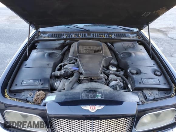 ✅ 2001 Bentley Arnage • VIN: SCBLC31E21CX05644 • Lot: 77706154. Wystawiony na Copart z przebiegiem 57 446 mil. Bezpłatny archiwum sprzedaży aukcyjnych z USA i szczegółowy raport historii pojazdu na DreamBid. Zdjęcie 11.