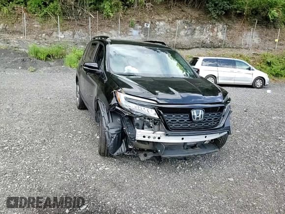 ✅ 2019 Honda Passport Touring • VIN: 5FNYF8H98KB006376 • Lot: 69685155. Listed on Copart with 93,188 mi. Free auction sales archive from the USA and detailed vehicle history report at DreamBid. Image 14.