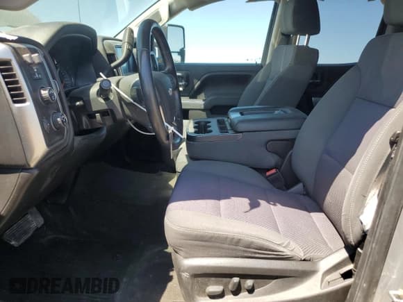 ✅ 2017 Chevrolet Silverado 2500HD LT • VIN: 1GC2KVEG5HZ273528 • Lot: 63205985. Listed on Copart with 39,220 mi. Free auction sales archive from the USA and detailed vehicle history report at DreamBid. Image 7.