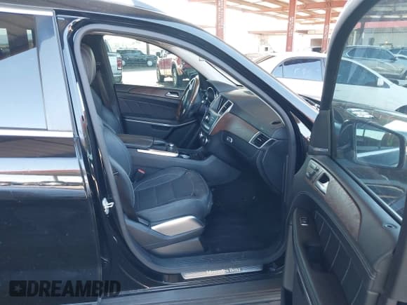 ✅ 2015 Mercedes-Benz GL 550 • VIN: 4JGDF7DE3FA449878 • Лот: 43221187. Опубликован ранее на IAAI с пробегом 94 155 миль. Бесплатный доступ к архиву аукционных продаж из США и подробный отчёт об истории автомобиля на DreamBid. Изображение 5.