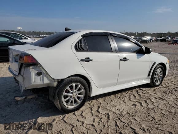 ✅ 2010 Mitsubishi Lancer ES • VIN: JA32U2FU8AU014787 • Lot: 89901565. Wystawiony na Copart z przebiegiem 147 279 mil. Bezpłatny archiwum sprzedaży aukcyjnych z USA i szczegółowy raport historii pojazdu na DreamBid. Zdjęcie 3.