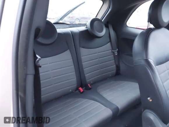 ✅ 2012 FIAT 500 Sport • VIN: 3C3CFFBR3CT112295 • Lot: 43704057. Wystawiony na IAAI z przebiegiem 127 746 mil. Bezpłatny archiwum sprzedaży aukcyjnych z USA i szczegółowy raport historii pojazdu na DreamBid. Zdjęcie 8.