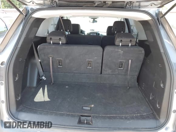 ✅ 2018 Chevrolet Traverse LS • VIN: 1GNERFKW9JJ175091 • Lot: 42826554. Listed on IAAI with 144,044 mi. Free auction sales archive from the USA and detailed vehicle history report at DreamBid. Image 17.