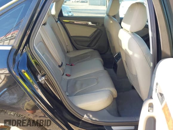 ✅ 2011 Audi A4 Premium Plus • VIN: WAUFFAFL7BN005067 • Lot: 43449748. Wystawiony na IAAI z przebiegiem 98 284 mil. Bezpłatny archiwum sprzedaży aukcyjnych z USA i szczegółowy raport historii pojazdu na DreamBid. Zdjęcie 8.