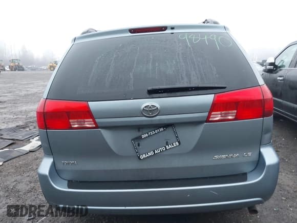 ✅ 2004 Toyota Sienna CE • VIN: 5TDZA23C94S040974 • Lot: 41325801. Wystawiony na IAAI z przebiegiem 229 204 mil. Bezpłatny archiwum sprzedaży aukcyjnych z USA i szczegółowy raport historii pojazdu na DreamBid. Zdjęcie 17.