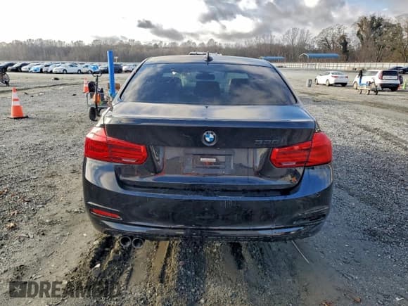 ✅ 2018 BMW 3 Series 330i • VIN: WBA8B9G54JNU96666 • Lot: 93998165. Listed on Copart with 103,327 mi. Free auction sales archive from the USA and detailed vehicle history report at DreamBid. Image 6.