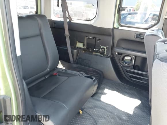 ✅ 2006 Honda Element LX • VIN: 5J6YH17326L015702 • Lot: 43246811. Listed on IAAI with 212,560 mi. Free auction sales archive from the USA and detailed vehicle history report at DreamBid. Image 8.