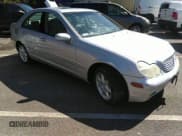 ✅ 2002 Mercedes-Benz C 230/260/280/320 • VIN: WDBRF61J12F251513 • Lot: 41889136. Wystawiony na IAAI z przebiegiem 24 707 mil. Bezpłatny archiwum sprzedaży aukcyjnych z USA i szczegółowy raport historii pojazdu na DreamBid. Zdjęcie 1.