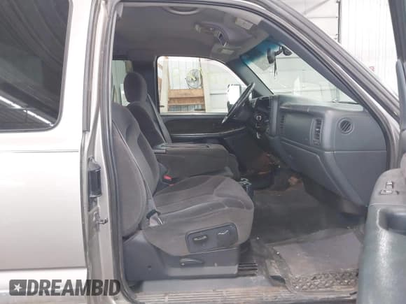 ✅ 2001 GMC Sierra 2500HD SLE • VIN: 1GTHK29U31E264655 • Lot: 41908928. Listed on IAAI with 269,640 mi. Free auction sales archive from the USA and detailed vehicle history report at DreamBid. Image 5.