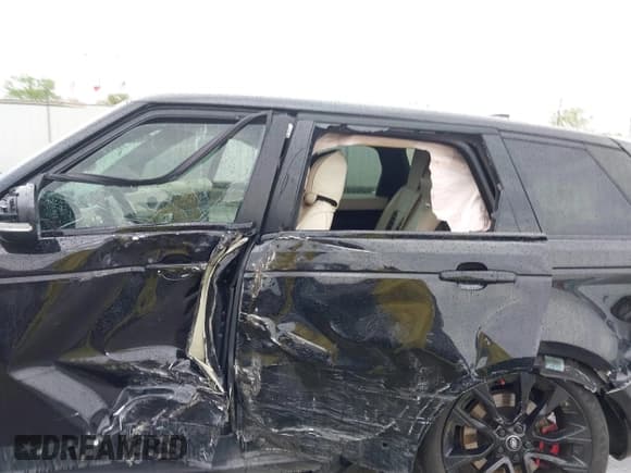 ✅ 2020 Land Rover Range Rover Sport HST • VIN: SALWS2RU4LA889351 • Lot: 41895923. Listed on IAAI with 60,267 mi. Free auction sales archive from the USA and detailed vehicle history report at DreamBid. Image 6.