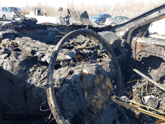 ✅ 2021 Jeep Compass Limited • VIN: 3C4NJDCB9MT506989 • Lot: 41564114. Wystawiony na IAAI z przebiegiem Nie podano. Bezpłatny archiwum sprzedaży aukcyjnych z USA i szczegółowy raport historii pojazdu na DreamBid. Zdjęcie 7.