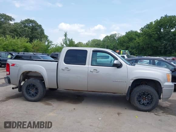 ✅ 2008 GMC Sierra 1500 SLT • VIN: 3GTEK13J18G217512 • Lot: 42668985. Listed on IAAI with 258,854 mi. Free auction sales archive from the USA and detailed vehicle history report at DreamBid. Image 13.
