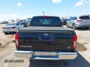 ✅ 2019 Nissan Frontier SV • VIN: 1N6AD0ER2KN706888 • Lot: 43238980. Wystawiony na IAAI z przebiegiem 90 738 mil. Bezpłatny archiwum sprzedaży aukcyjnych z USA i szczegółowy raport historii pojazdu na DreamBid. Zdjęcie 16.