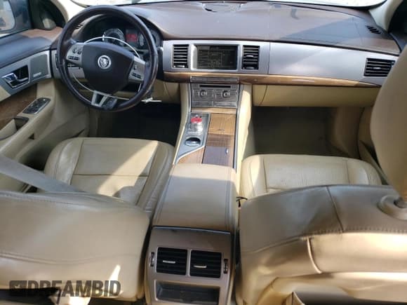 ✅ 2009 Jaguar XF Supercharged • VIN: SAJWA07CX91R04180 • Lot: 81670995. Wystawiony na Copart z przebiegiem 154 460 mil. Bezpłatny archiwum sprzedaży aukcyjnych z USA i szczegółowy raport historii pojazdu na DreamBid. Zdjęcie 8.