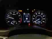 2018 Hyundai Elantra Value Edition z VIN KMHD84LFXJU620779, wystawiony jako Copart lot #71609825 z przebiegiem 87 205 mil mil oraz Czysty tytuł • Clean title. Historia ofert i sprzedaży dostępna na DreamBid. Obrazek 9.