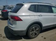 ✅ 2018 Volkswagen Tiguan SEL • VIN: 3VV2B7AX9JM036891 • Лот: 55384375. Опубликован ранее на Copart с пробегом 71 213 миль. Бесплатный доступ к архиву аукционных продаж из США и подробный отчёт об истории автомобиля на DreamBid. Изображение 14.
