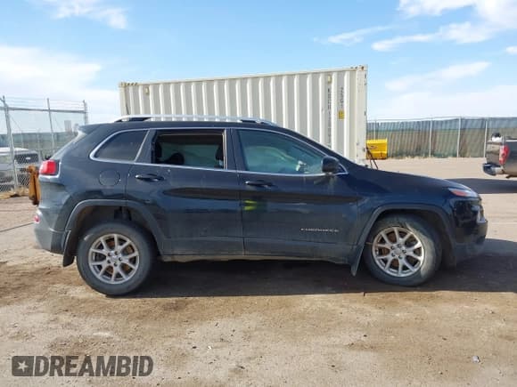 ✅ 2016 Jeep Cherokee Latitude • VIN: 1C4PJMCS7GW144460 • Lot: 40692482. Wystawiony na IAAI z przebiegiem 100 450 mil. Bezpłatny archiwum sprzedaży aukcyjnych z USA i szczegółowy raport historii pojazdu na DreamBid. Zdjęcie 13.