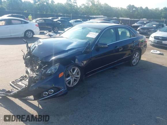 ✅ 2011 Mercedes-Benz E 550 Luxury • VIN: WDDHF7CB9BA327216 • Lot: 42846527. Listed on IAAI with 109,872 mi. Free auction sales archive from the USA and detailed vehicle history report at DreamBid. Image 2.