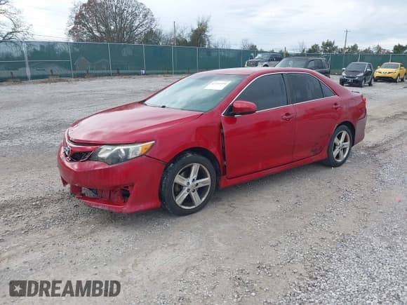 ✅ 2014 Toyota Camry SE • VIN: 4T1BF1FK8EU752823 • Lot: 43741194. Listed on IAAI with 216,541 mi. Free auction sales archive from the USA and detailed vehicle history report at DreamBid. Image 2.
