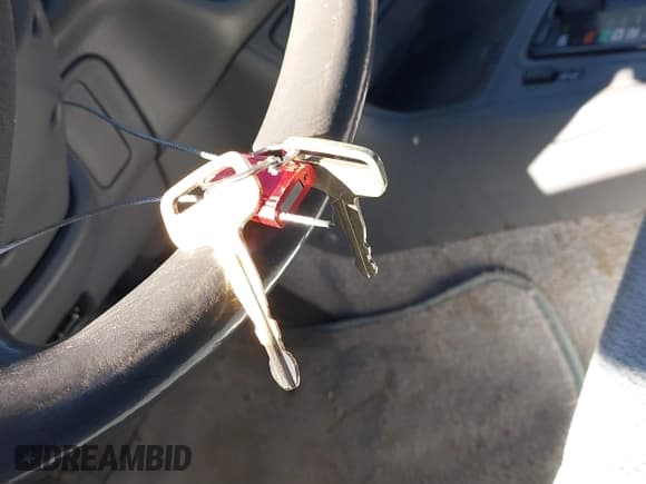 ✅ 1995 Toyota Camry LE • VIN: JT2SK12E2S0301107 • Lot: 42797146. Wystawiony na IAAI z przebiegiem 229 418 mil. Bezpłatny archiwum sprzedaży aukcyjnych z USA i szczegółowy raport historii pojazdu na DreamBid. Zdjęcie 11.