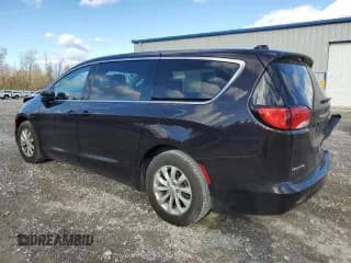 ✅ 2017 Chrysler Pacifica Touring • VIN: 2C4RC1DG4HR566000 • Lot: 82642855. Wystawiony na Copart z przebiegiem 87 420 mil. Bezpłatny archiwum sprzedaży aukcyjnych z USA i szczegółowy raport historii pojazdu na DreamBid. Zdjęcie 2.