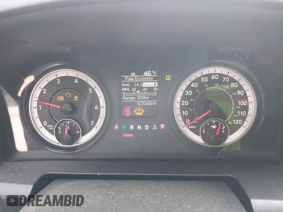 2019 Ram 1500 Tradesman with VIN 1C6RR7FG1KS547920, listed as a IAAI auction lot 41969407 with 67,048 mi miles and . Bid and sale history available at DreamBid. Image 7.