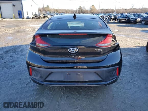 ✅ 2017 Hyundai Ioniq Blue • VIN: KMHC65LC6HU047015 • Lot: 85462824. Wystawiony na Copart z przebiegiem 82 048 mil. Bezpłatny archiwum sprzedaży aukcyjnych z USA i szczegółowy raport historii pojazdu na DreamBid. Zdjęcie 6.