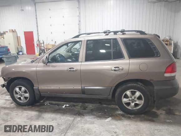 2005 Hyundai Santa Fe GLS с VIN KM8SC73E35U007942, выставлен на аукционе IAAI как лот 41201901 с пробегом 184 437 миль миль и . История ставок и продаж доступна на DreamBid. Изображение 14.