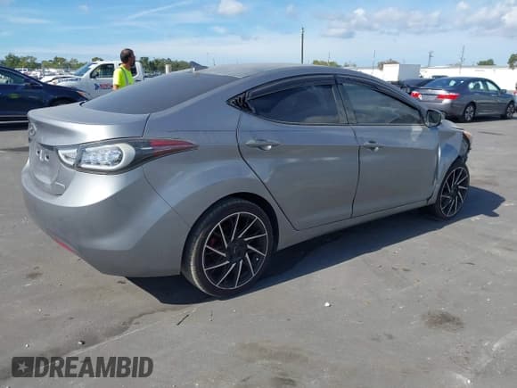 ✅ 2012 Hyundai Elantra GLS • VIN: KMHDH4AEXCU263715 • Лот: 43809732. Опубликован ранее на IAAI с пробегом 175 382 миль. Бесплатный доступ к архиву аукционных продаж из США и подробный отчёт об истории автомобиля на DreamBid. Изображение 4.