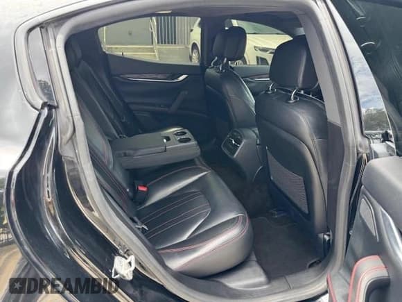 ✅ 2017 Maserati Ghibli S • VIN: ZAM57RSA3H1206281 • Lot: 86127005. Wystawiony na Copart z przebiegiem 69 326 mil. Bezpłatny archiwum sprzedaży aukcyjnych z USA i szczegółowy raport historii pojazdu na DreamBid. Zdjęcie 11.