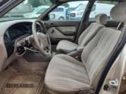 ✅ 1993 Toyota Camry DLX • VIN: 4T1SK11E6PU180747 • Lot: 64990075. Wystawiony na Copart z przebiegiem 109 692 mil. Bezpłatny archiwum sprzedaży aukcyjnych z USA i szczegółowy raport historii pojazdu na DreamBid. Zdjęcie 7.