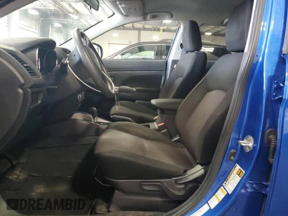 2019 Mitsubishi Outlander ES z VIN JA4AR3AU8KU028910, wystawiony jako Copart lot #70568245 z przebiegiem 56 865 mil mil oraz Szkoda całkowita • Salvage title. Historia ofert i sprzedaży dostępna na DreamBid. Obrazek 7.
