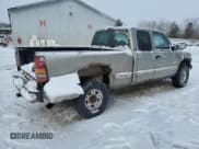 ✅ 2001 Chevrolet Silverado 2500HD LS • VIN: 1GCHK29G11E266964 • Лот: 46182055. Опубликован ранее на Copart с пробегом 208 512 миль. Бесплатный доступ к архиву аукционных продаж из США и подробный отчёт об истории автомобиля на DreamBid. Изображение 3.