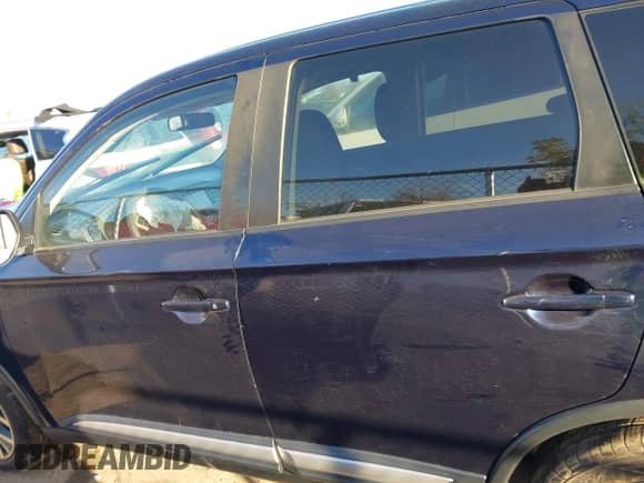 2018 Mitsubishi Outlander ES z VIN JA4AZ3A3XJZ039982, wystawiony jako IAAI lot #43414709 z przebiegiem 115 768 mil mil oraz . Historia ofert i sprzedaży dostępna na DreamBid. Obrazek 15.