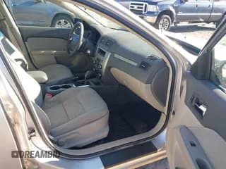 ✅ 2012 Ford Fusion S • VIN: 3FAHP0GA1CR295939 • Lot: 43653158. Wystawiony na IAAI z przebiegiem 90 651 mil. Bezpłatny archiwum sprzedaży aukcyjnych z USA i szczegółowy raport historii pojazdu na DreamBid. Zdjęcie 5.