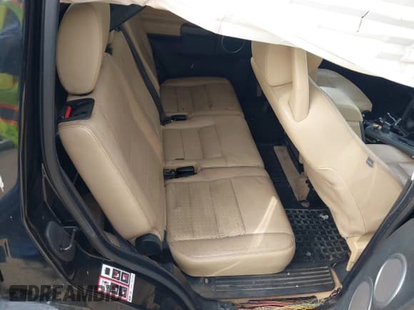 ✅ 2006 Land Rover LR3 SE • VIN: SALAE25476A354252 • Lot: 42263286. Wystawiony na IAAI z przebiegiem 177 990 mil. Bezpłatny archiwum sprzedaży aukcyjnych z USA i szczegółowy raport historii pojazdu na DreamBid. Zdjęcie 8.