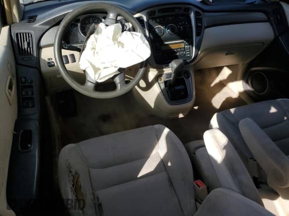 2001 Toyota Highlander с VIN JTEGD21AX10012739, выставлен на аукционе Copart как лот 81679264 с пробегом 307 864 миль миль и Списание • Salvage title. История ставок и продаж доступна на DreamBid. Изображение 8.