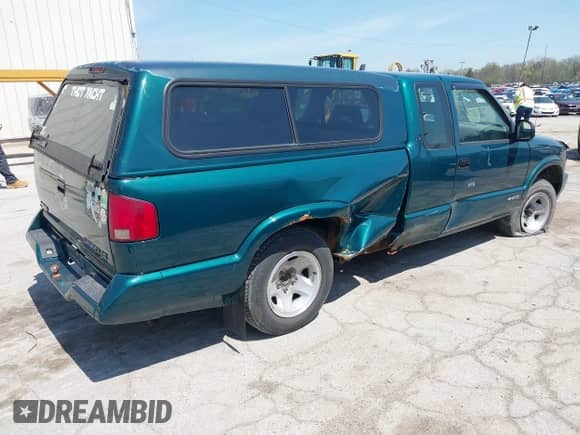 1997 Chevrolet S-10 LS с VIN 1GCCS19X4V8120776, выставлен на аукционе IAAI как лот 42106829 с пробегом 93 885 миль миль и . История ставок и продаж доступна на DreamBid. Изображение 4.