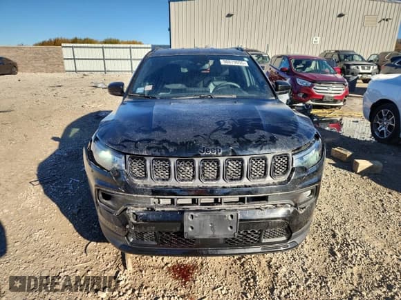 ✅ 2023 Jeep Compass Altitude • VIN: 3C4NJDBN1PT552025 • Лот: 90879055. Опубликован ранее на Copart с пробегом 13 984 миль. Бесплатный доступ к архиву аукционных продаж из США и подробный отчёт об истории автомобиля на DreamBid. Изображение 5.