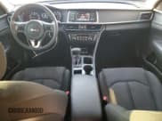 ✅ 2017 Kia Optima LX • VIN: 5XXGT4L3XHG122720 • Lot: 82432695. Wystawiony na Copart z przebiegiem 141 142 mil. Bezpłatny archiwum sprzedaży aukcyjnych z USA i szczegółowy raport historii pojazdu na DreamBid. Zdjęcie 8.