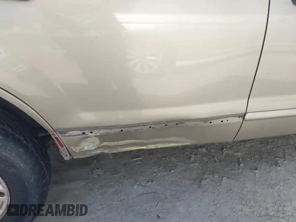 ✅ 2003 Ford Explorer XLS • VIN: 1FMZU72KX3ZB39566 • Lot: 42860749. Wystawiony na IAAI z przebiegiem 241 313 mil. Bezpłatny archiwum sprzedaży aukcyjnych z USA i szczegółowy raport historii pojazdu na DreamBid. Zdjęcie 6.