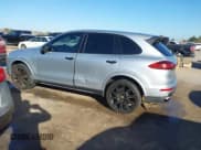 ✅ 2017 Porsche Cayenne • VIN: WP1AA2A2XHKA82752 • Лот: 43705470. Опубликован ранее на IAAI с пробегом 105 345 миль. Бесплатный доступ к архиву аукционных продаж из США и подробный отчёт об истории автомобиля на DreamBid. Изображение 14.