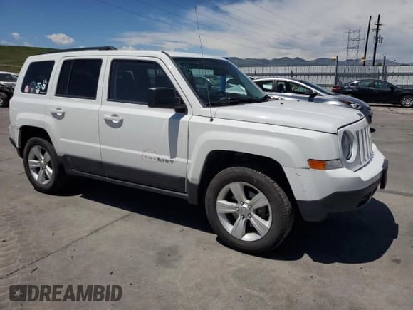 ✅ 2016 Jeep Patriot High Altitude • VIN: 1C4NJRFB8GD709309 • Lot: 57939705. Listed on Copart with 83,818 mi. Free auction sales archive from the USA and detailed vehicle history report at DreamBid. Image 4.