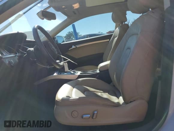 ✅ 2015 Audi A5 Premium Plus • VIN: WAUMFAFR3FA056705 • Лот: 90482285. Опубликован ранее на Copart с пробегом 72 125 миль. Бесплатный доступ к архиву аукционных продаж из США и подробный отчёт об истории автомобиля на DreamBid. Изображение 7.