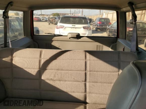 ✅ 1994 Jeep Cherokee Sport • VIN: 1J4FT68S5RL116990 • Lot: 82714505. Wystawiony na Copart z przebiegiem 178 153 mil. Bezpłatny archiwum sprzedaży aukcyjnych z USA i szczegółowy raport historii pojazdu na DreamBid. Zdjęcie 10.