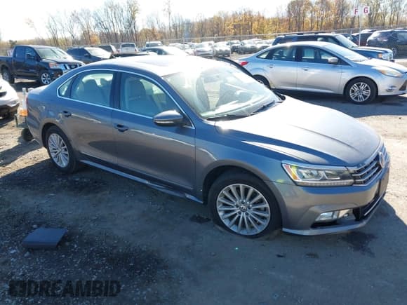 ✅ 2017 Volkswagen Passat SE • VIN: 1VWBT7A37HC014907 • Lot: 43559552. Listed on IAAI with 171,721 mi. Free auction sales archive from the USA and detailed vehicle history report at DreamBid. Image 1.