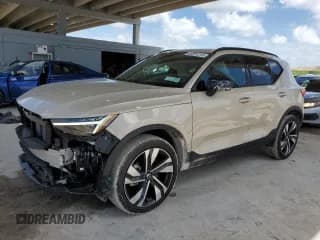 ✅ 2025 Volvo XC40 Plus Dark Theme • VIN: YV4L12UC2S2452420 • Lot: 65425135. Listed on Copart with 5,905 mi. Free auction sales archive from the USA and detailed vehicle history report at DreamBid. Image 1.