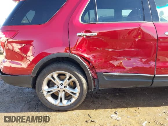 ✅ 2015 Ford Explorer Limited • VIN: 1FM5K8F82FGA72695 • Lot: 41119191. Wystawiony na IAAI z przebiegiem 95 510 mil. Bezpłatny archiwum sprzedaży aukcyjnych z USA i szczegółowy raport historii pojazdu na DreamBid. Zdjęcie 6.